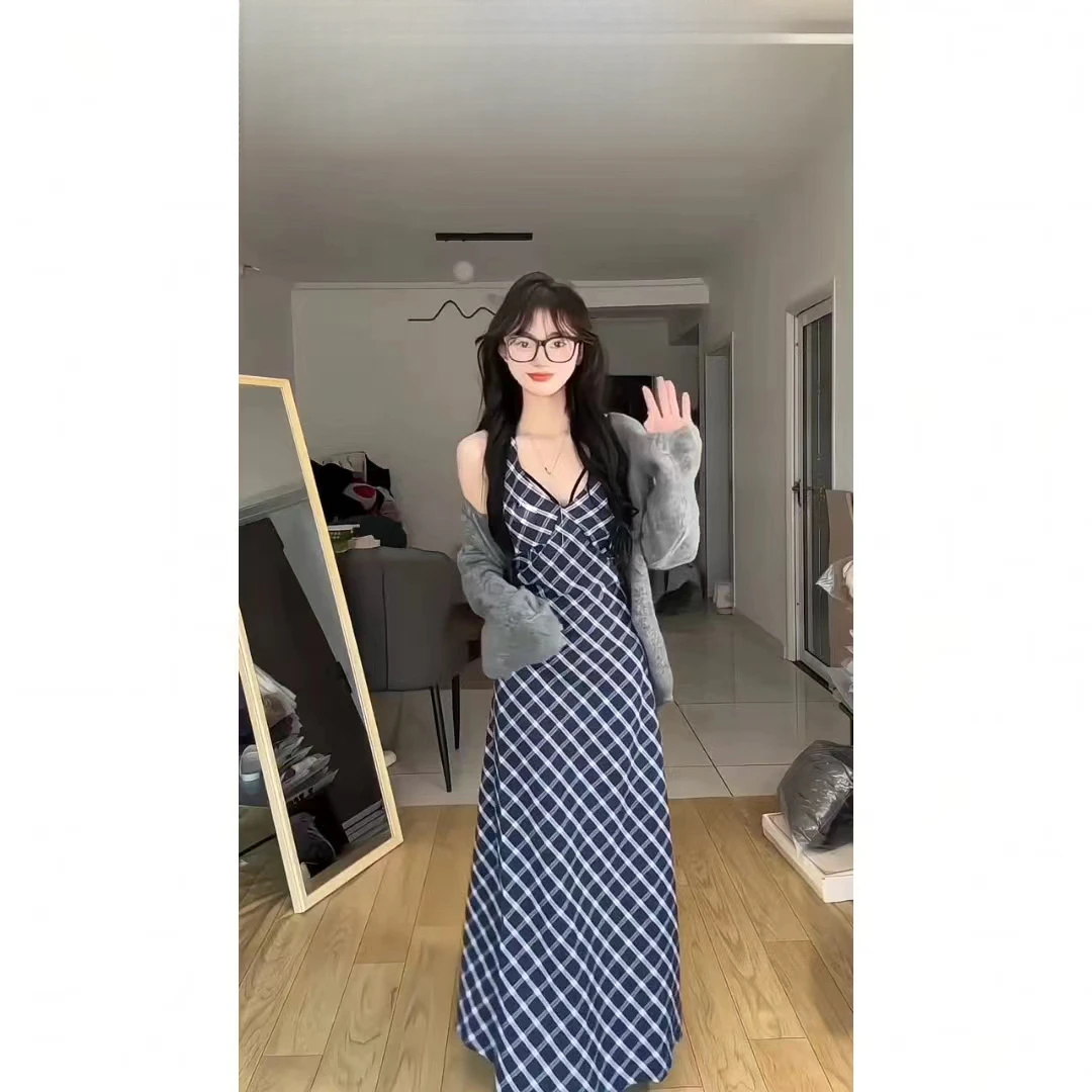 2025春季新款法式小众高级感穿搭一整套百搭开衫格纹吊带裙两件套