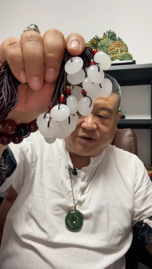 吊坠(赠链)未镶嵌石英质玉（金丝玉）平安扣