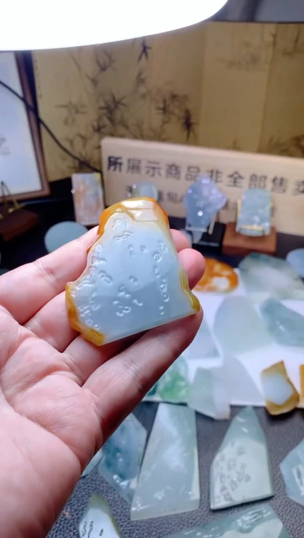 未镶嵌定制翡翠大**哥天然缅甸翡翠A货