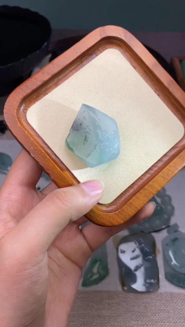 定制翡翠未镶嵌冰蓝料