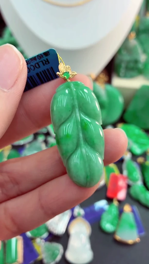 吊坠(不含链)未镶嵌翡翠天然缅甸翡翠A货