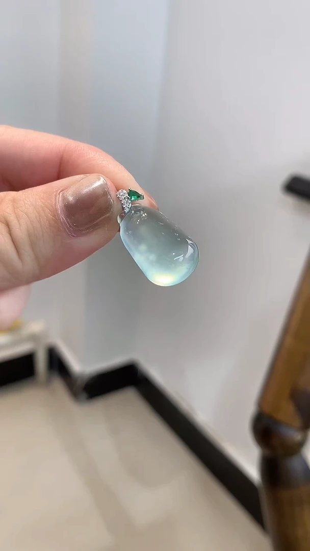 未镶嵌蛇纹石玉吊坠(不含链)福瓜