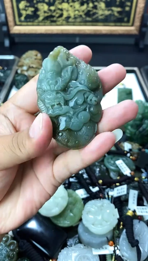 颈饰未镶嵌和田玉1