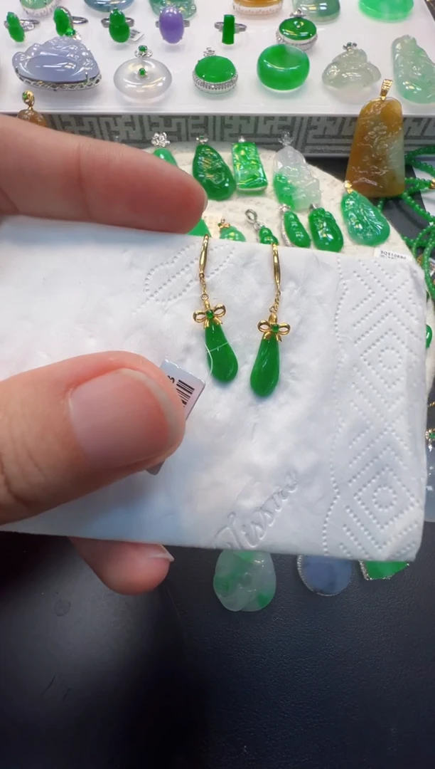 翡翠18K金镶嵌耳饰2180元