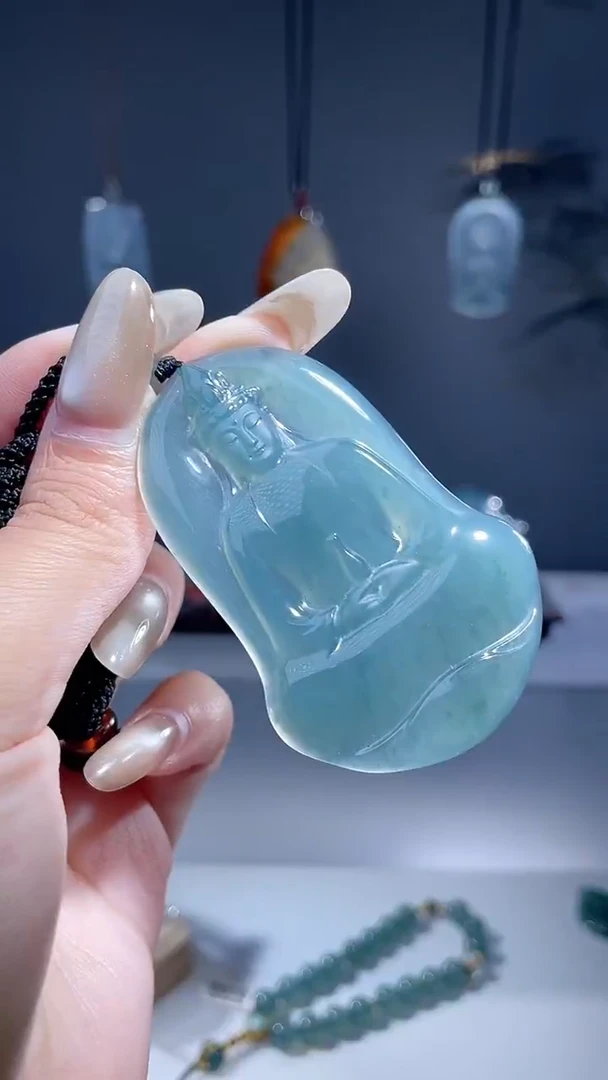 颈饰未镶嵌翡翠素衣观音