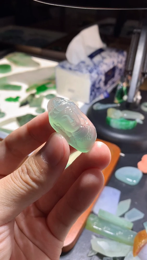 未镶嵌定制翡翠佛首
