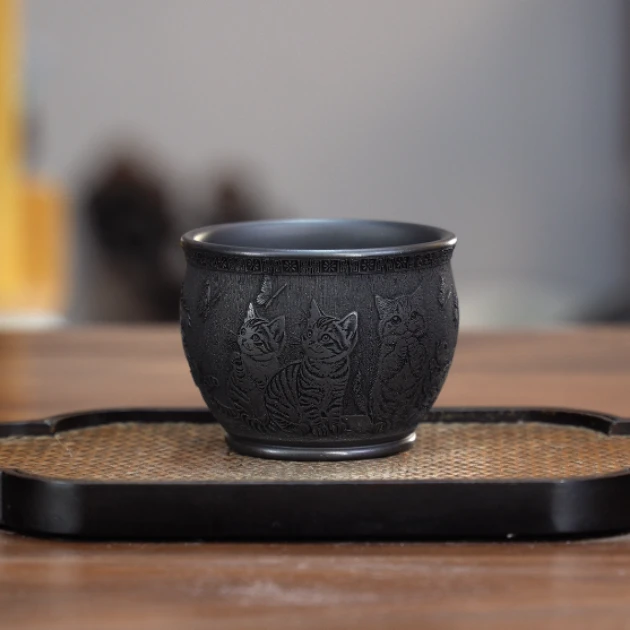 3008宜兴紫砂茶具石黄刻绘猫蝶图主人杯GQF150ml左右