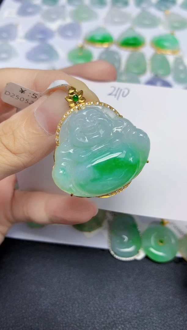 翡翠18K金镶嵌颈饰天然缅甸翡翠A货