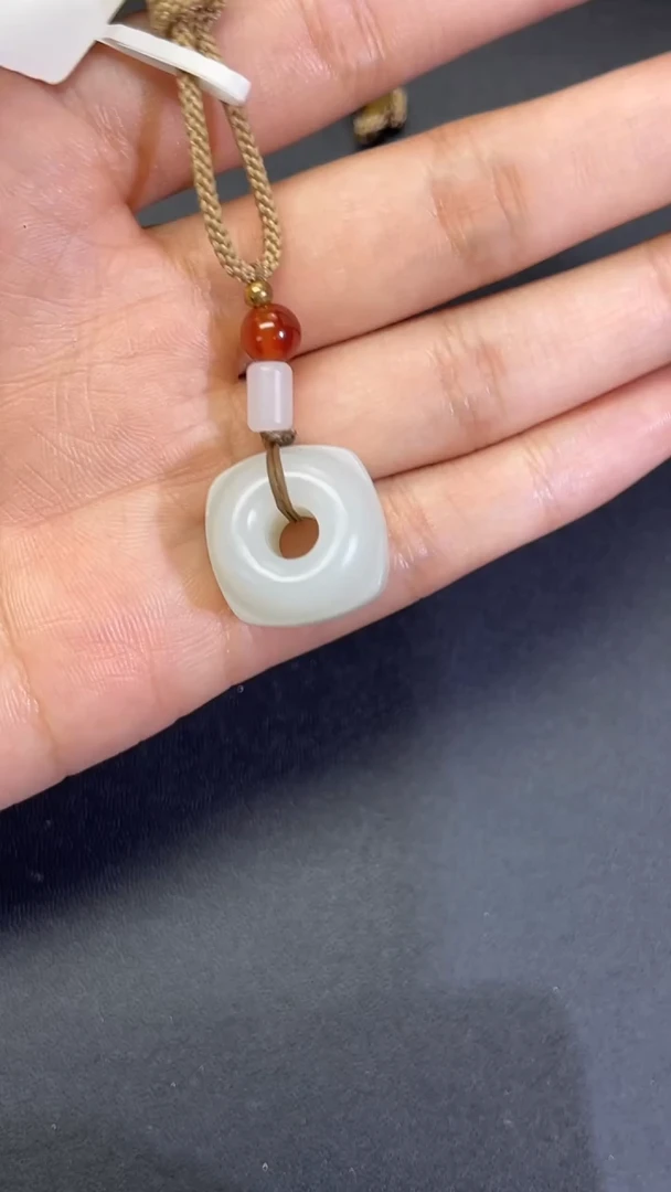 颈饰未镶嵌和田玉709039#和田玉白玉平安扣吊坠多人