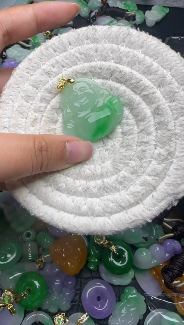 颈饰未镶嵌翡翠缅甸翡翠吊坠