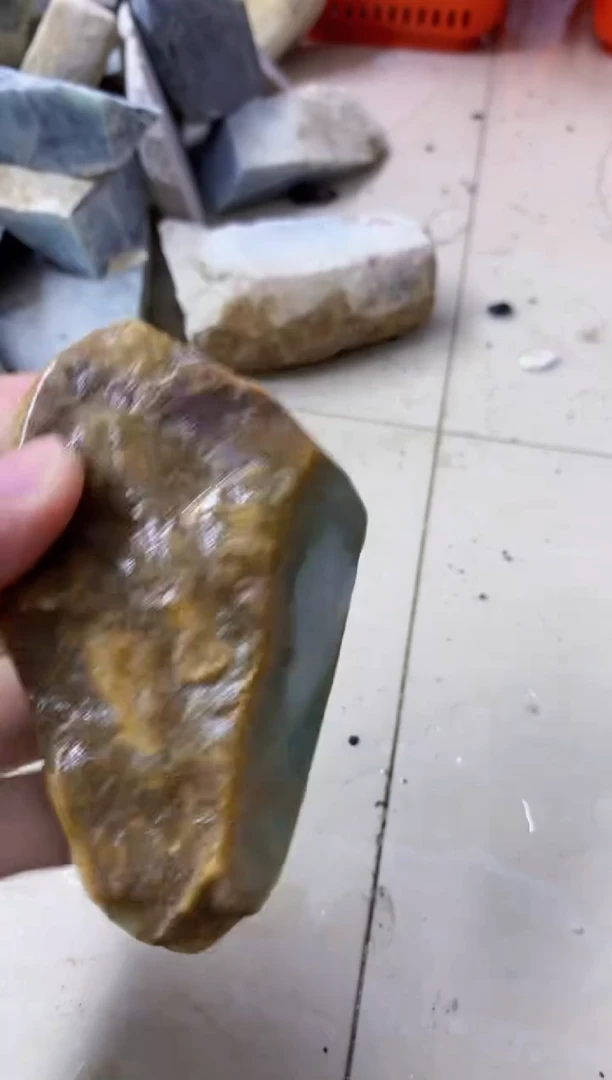 颈饰未镶嵌翡翠管*天然翡翠011