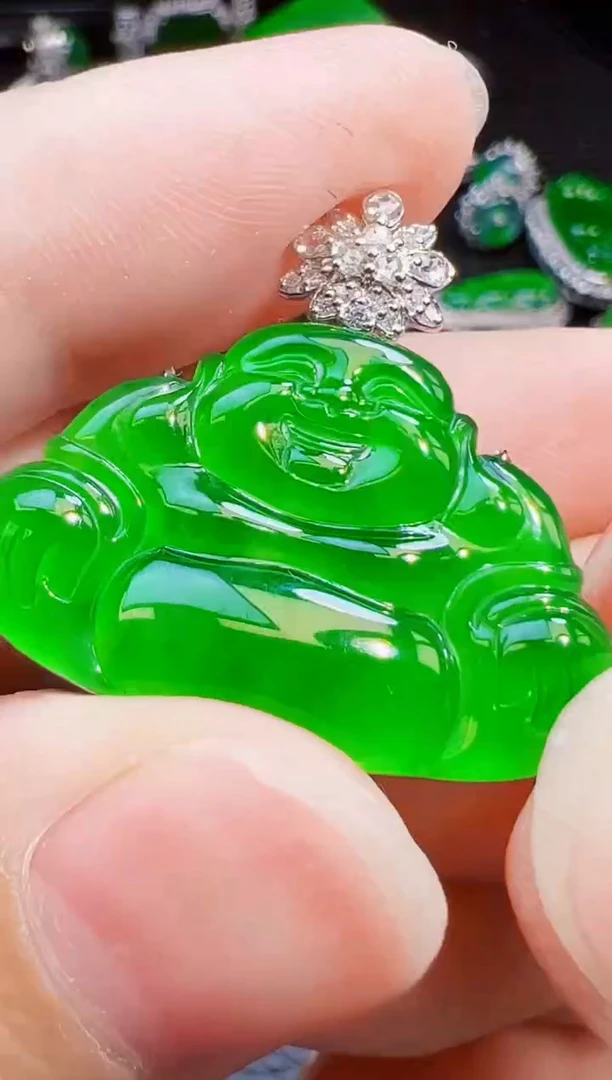 颈饰18K金镶嵌翡翠禹**晴翡翠