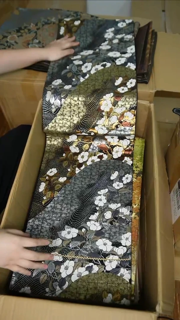 织绣15箔底金银山茶