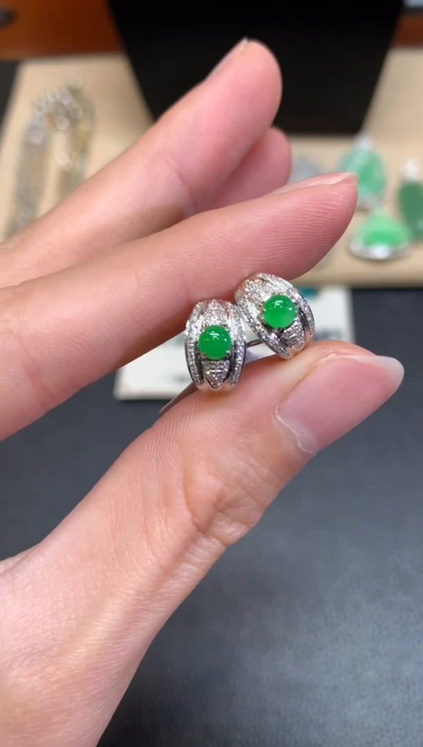 【闪购商品】翡翠耳饰18K金镶嵌蛋面【无服务费】