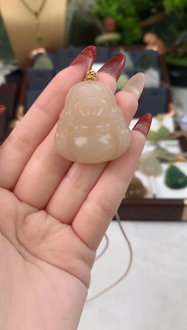 颈饰未镶嵌和田玉吊坠