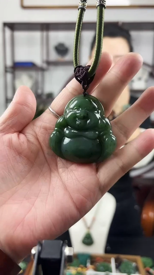 颈饰未镶嵌和田玉佛公