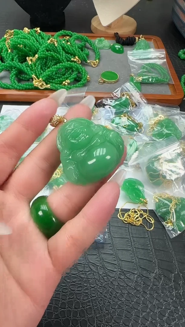 未镶嵌翡翠耳饰佛公吊坠多样性发货