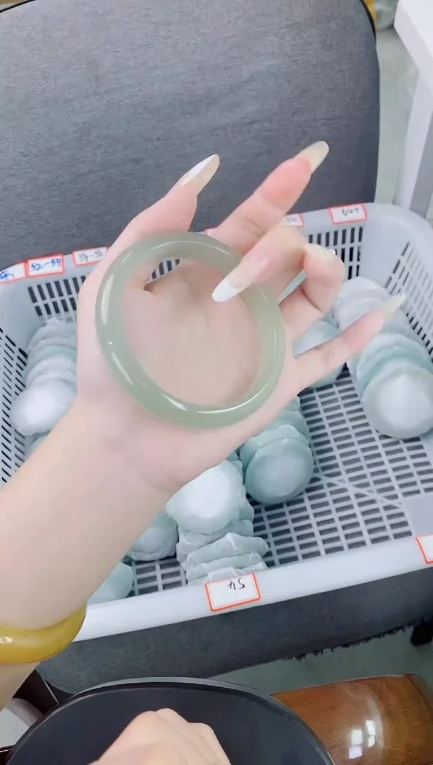 未镶嵌手镯石英质玉14-60