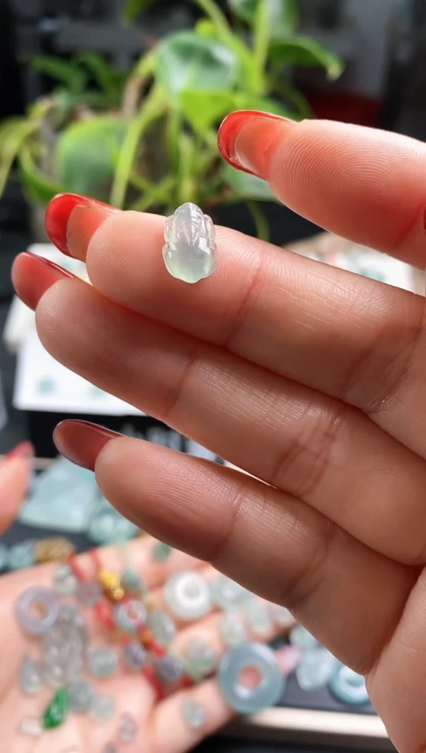 【闪购商品】翡翠散珠貔貅裸石