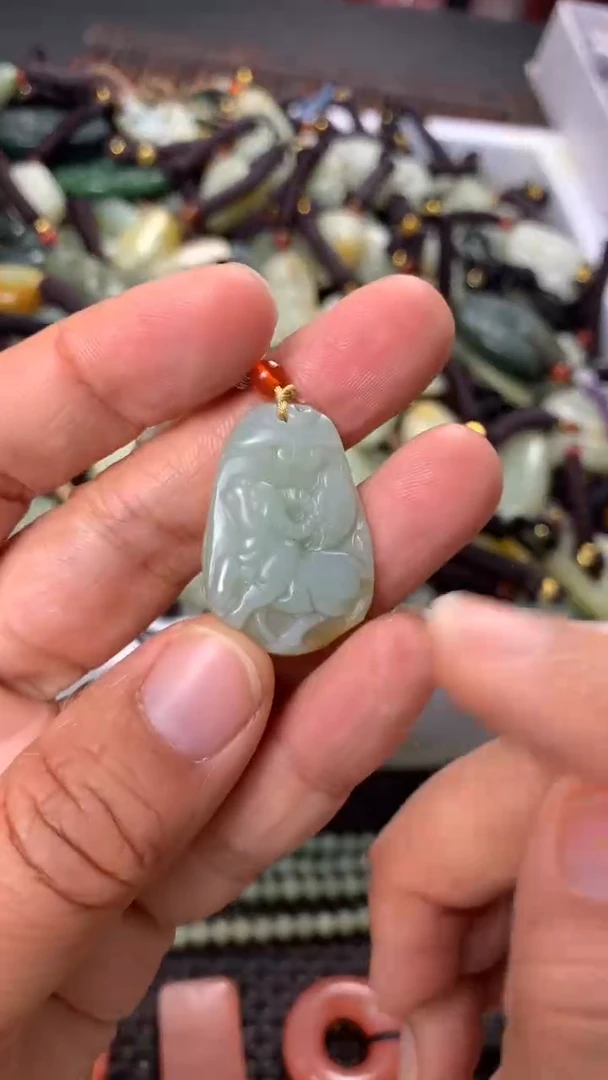 【闪购商品】和田玉颈饰未镶嵌多样性发货没有证书拍一发一有瑕