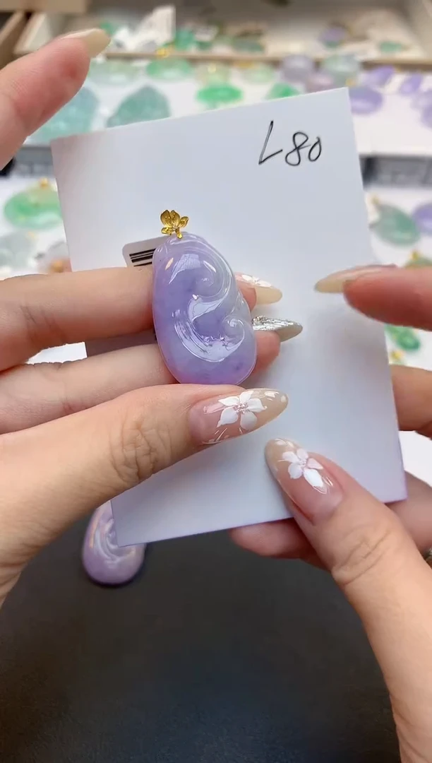 翡翠18K金镶嵌颈饰天然缅甸a货翡翠