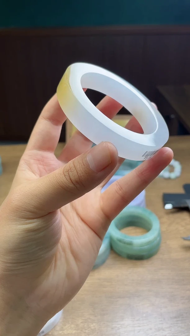 未镶嵌手镯定制翡翠秋**空 定制