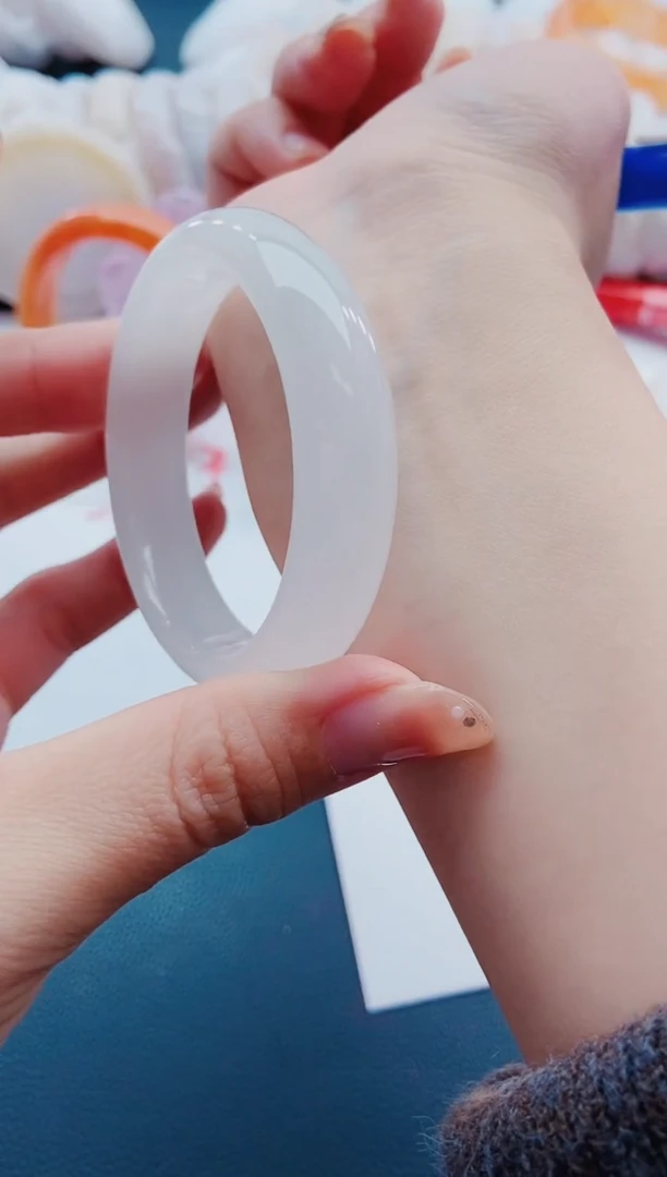 未镶嵌手镯石英质玉J100-49-50