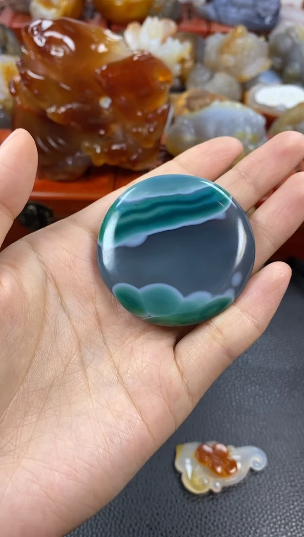 玛瑙/玉髓挂件未镶嵌1