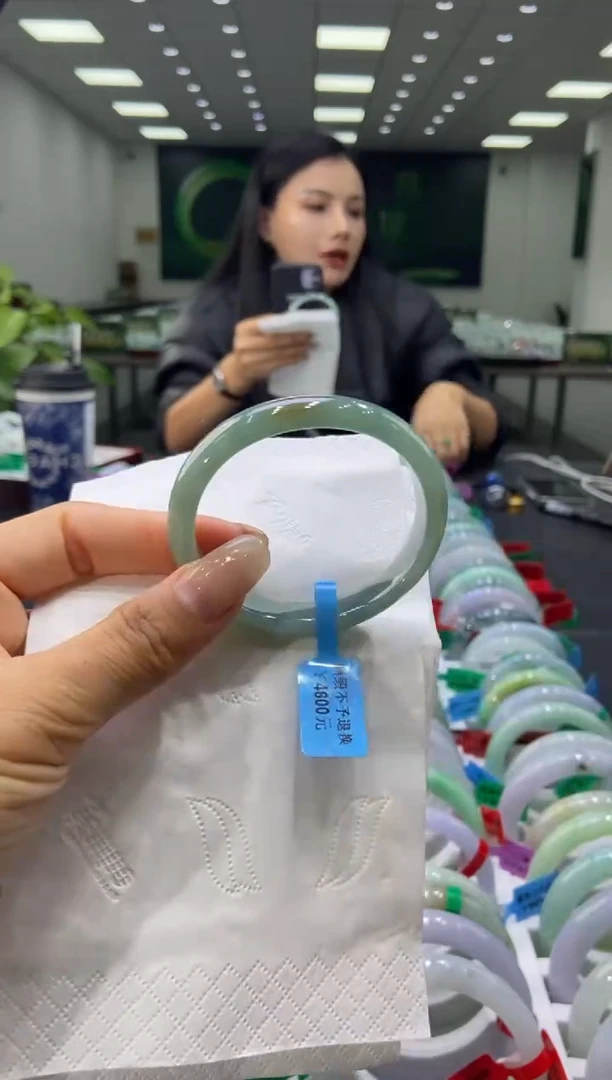 未镶嵌手镯翡翠00008587
