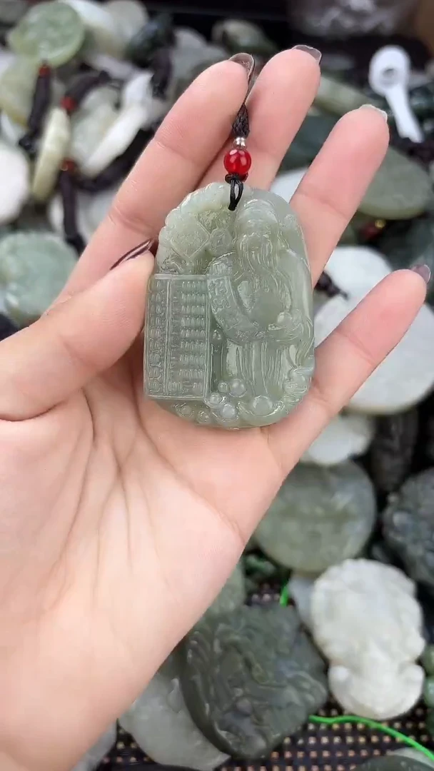 颈饰未镶嵌和田玉1