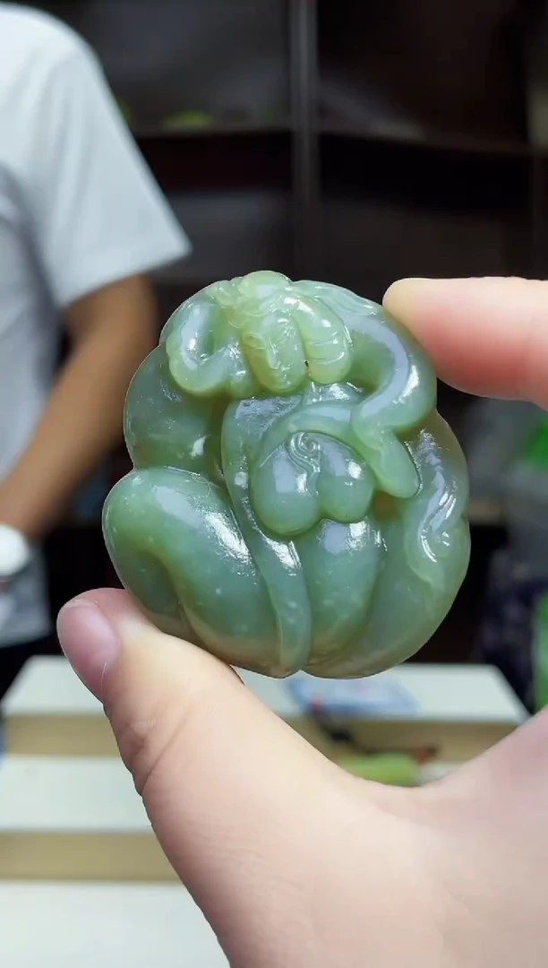 和田玉未镶嵌颈饰1