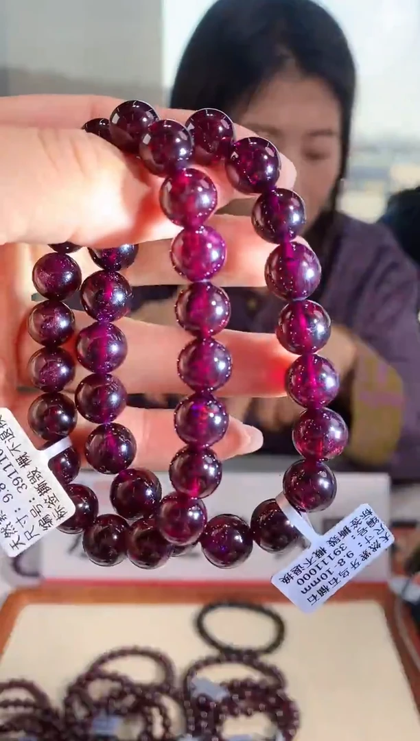 【闪购商品】石榴石手链未镶嵌10mm紫牙乌石榴石手链多样性发其一