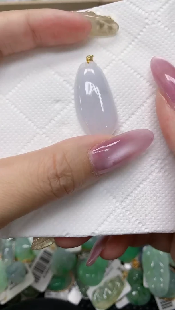 翡翠18K金镶嵌颈饰111111111