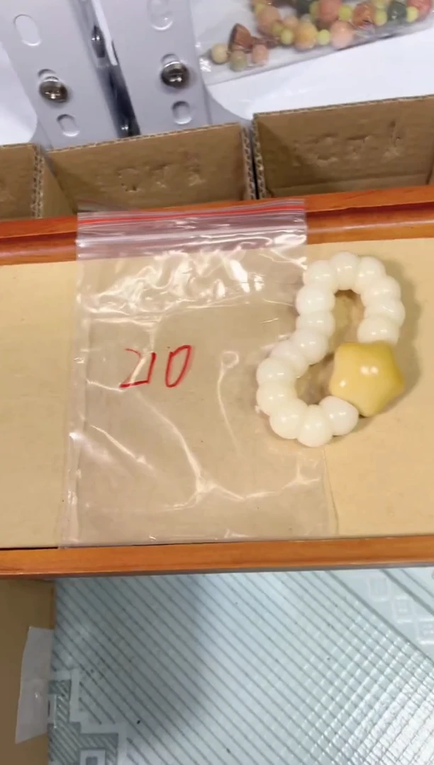 ?****?210 白玉蒜瓣手捻菩提根/象牙果手串手持（默认微瑕）