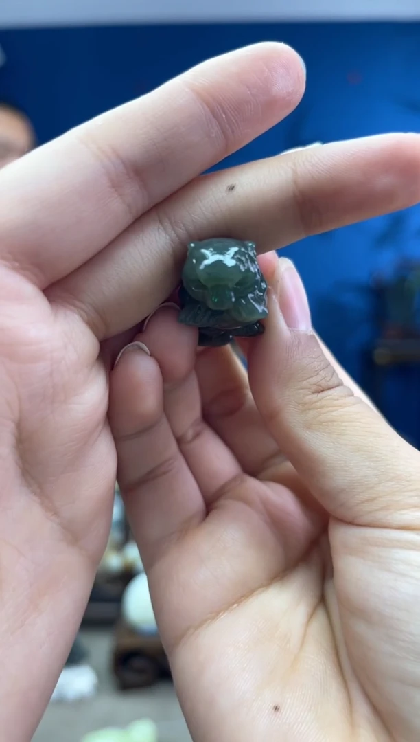 和田玉未镶嵌颈饰1