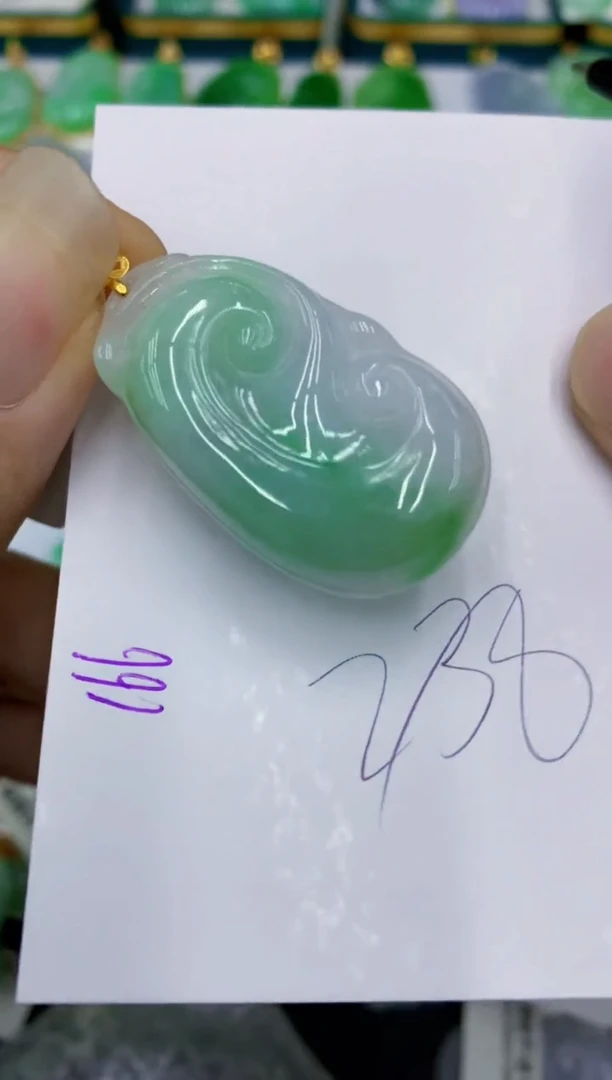 翡翠18K金镶嵌颈饰1111111111