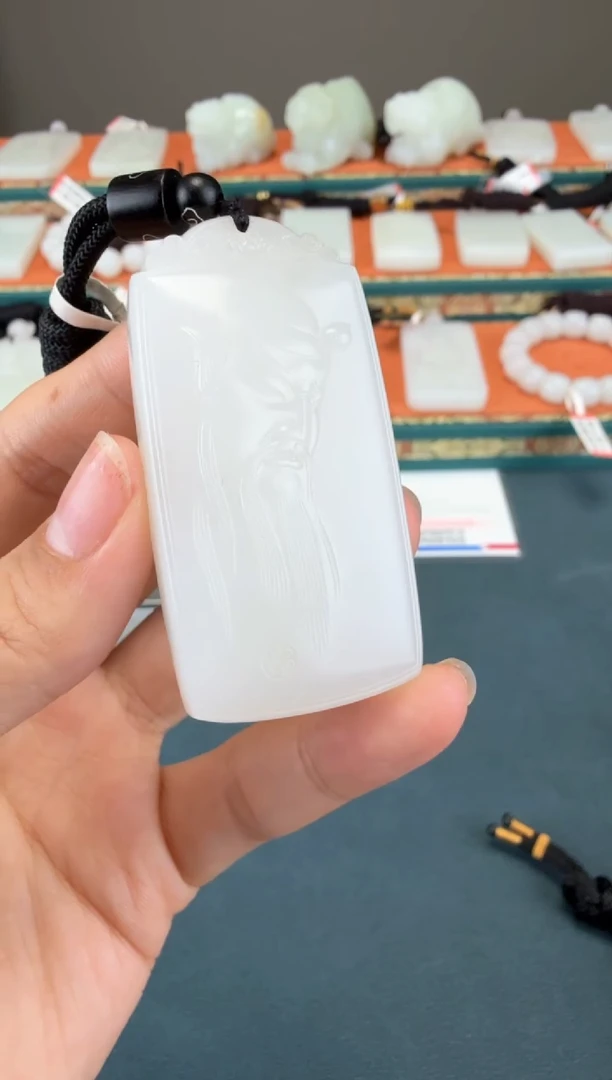 颈饰未镶嵌和田玉1