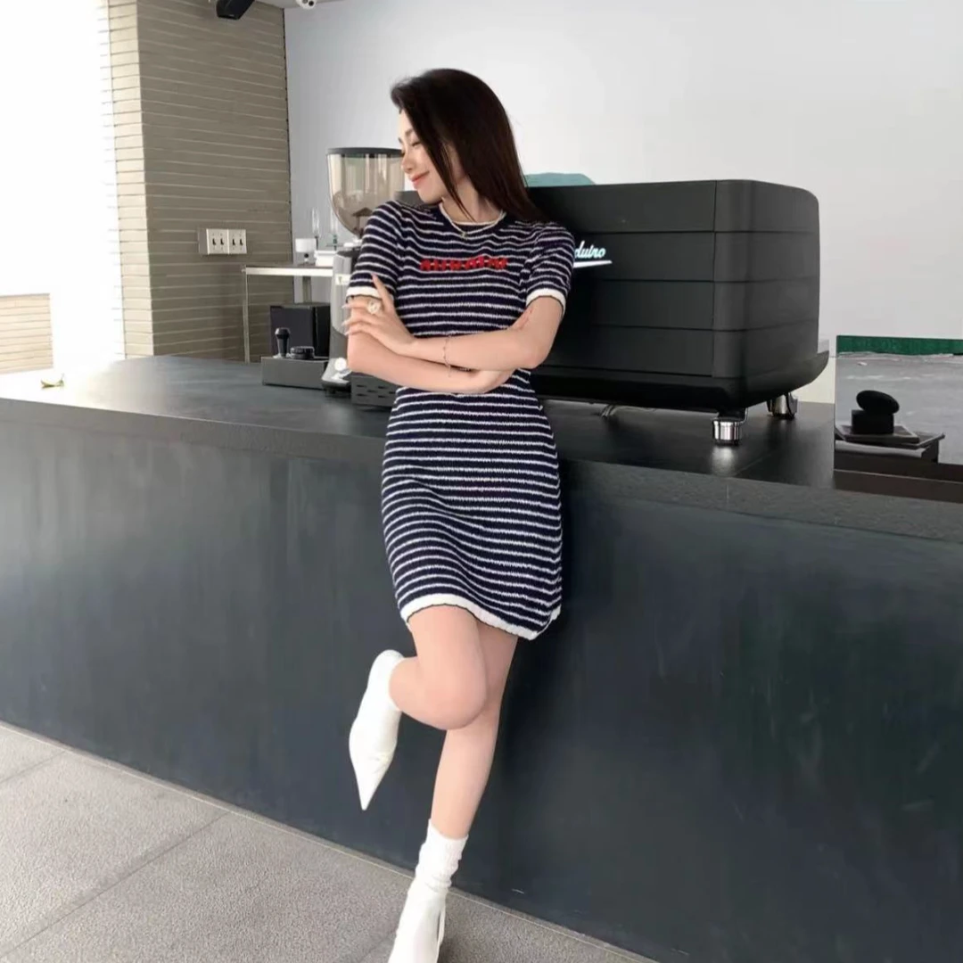 全新未使用 MIU MIU/缪缪 条纹圆领针织长裙 蓝白/38码