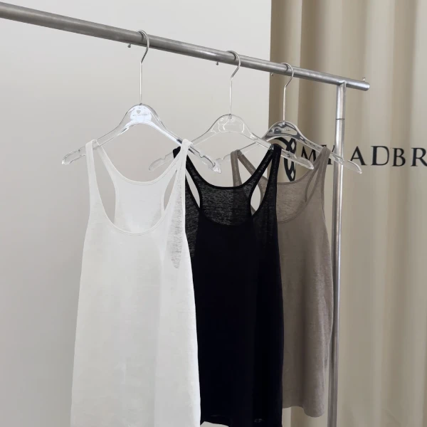 “刚需背心”时髦博主人手B备 100亚麻夏季通勤吊带背心内搭打底