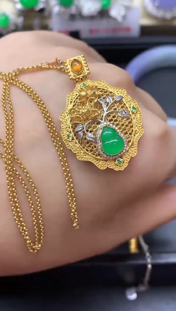 颈饰18K金镶嵌翡翠663-中国好珍宝