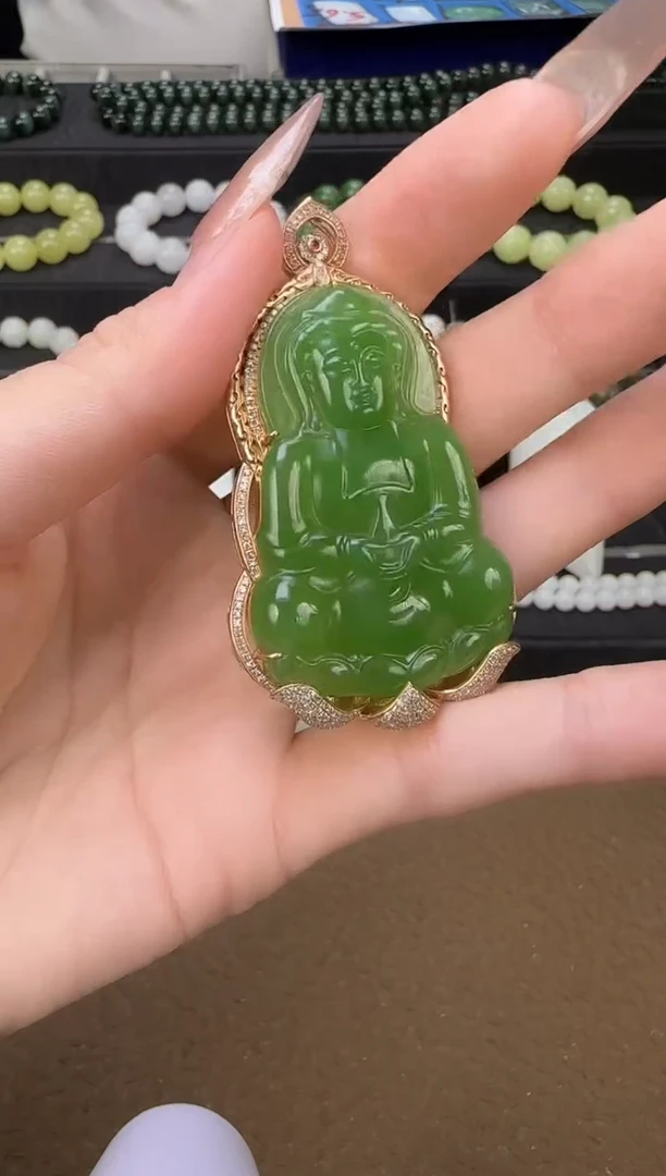 和田玉18K金镶嵌颈饰挂件