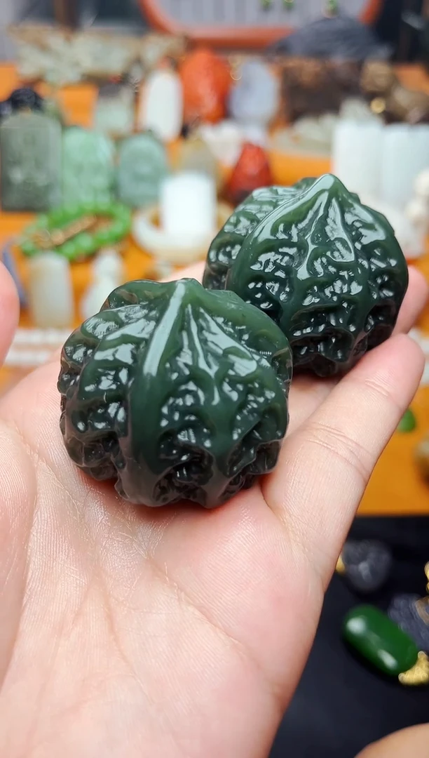 【闪购商品】和田玉手把未镶嵌核桃一对01