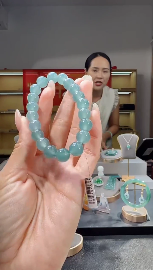未镶嵌手串翡翠手串（多样性发其一）
