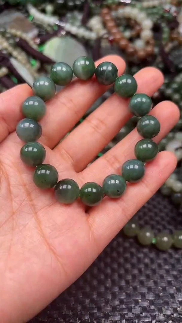 和田玉未镶嵌颈饰1