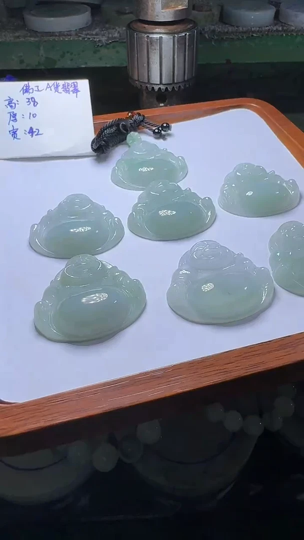 颈饰未镶嵌翡翠佛公多样性发一件