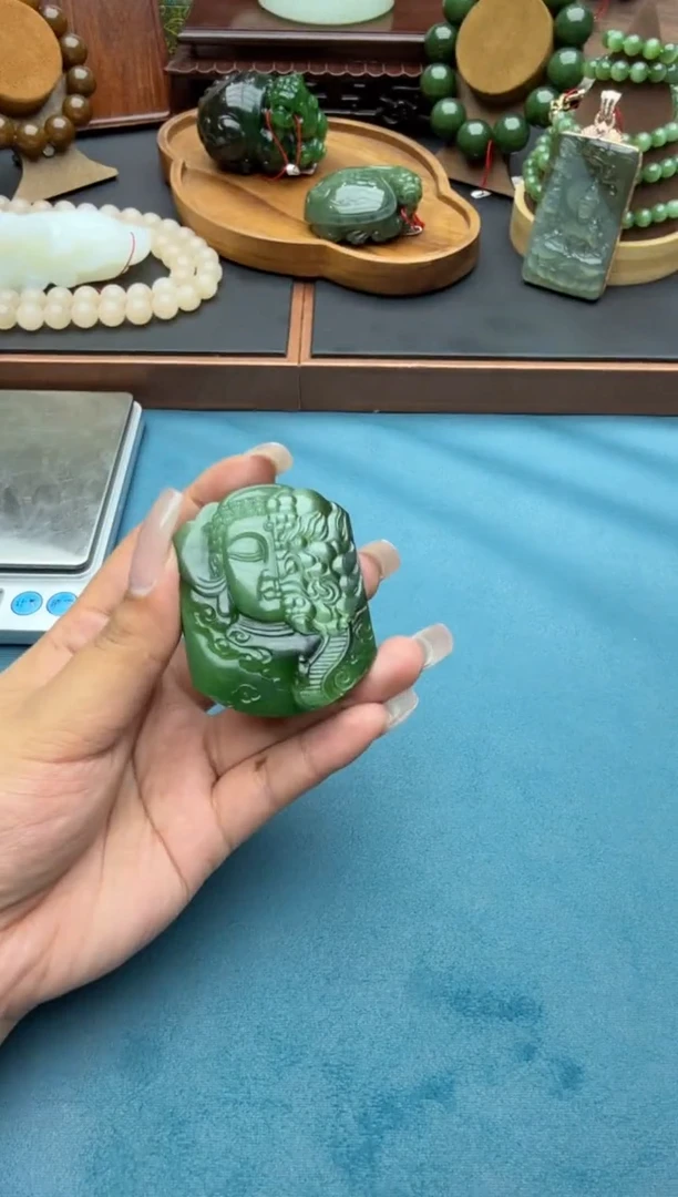 未镶嵌和田玉挂件by