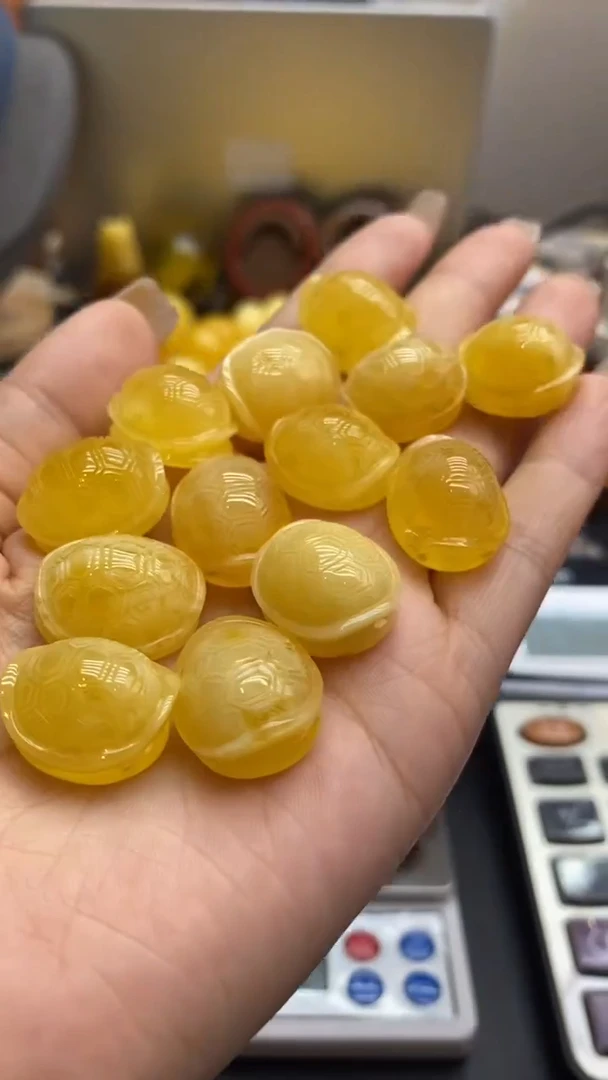 琥珀未镶嵌珠宝奇石2547多样性发其一