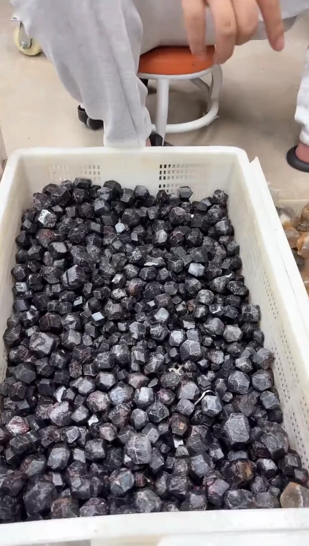 未镶嵌水晶大型摆件（非配饰）酒红石榴shi多样性发一个