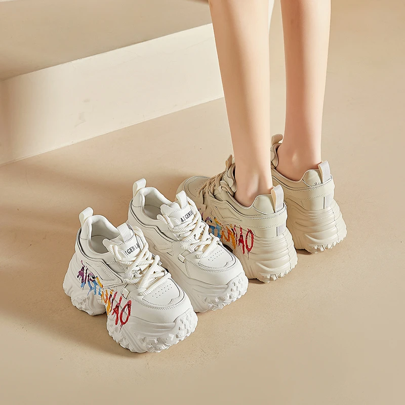 艾格鸟增高9-11cm显脚小老爹鞋女2025春新款涂鸦厚底内增高女鞋