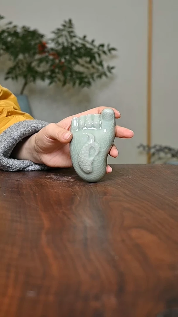 富足有鱼 豆绿釉 微瑕 朱家汝窑款